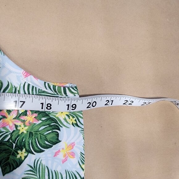 Tommy Bahama Size XL 2-Piece Floral Pajama Set, Jogger Style Pants and Tank Top - Picture 6 of 15